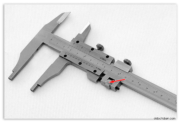 Штангенциркуль с подстроечным колёсиком.jpg
