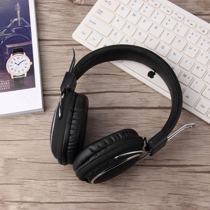 Bluetooth headphone SODO 1004.jpg