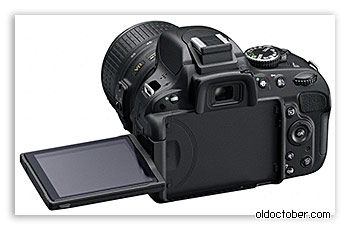 Камера Nikon D5100 с вращающимся экраном.